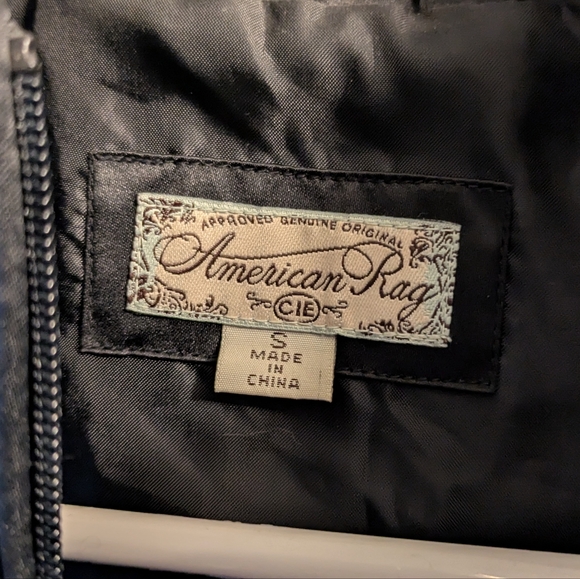 Faux Fur Hooded Puffer Vest - Picture 3 of 4